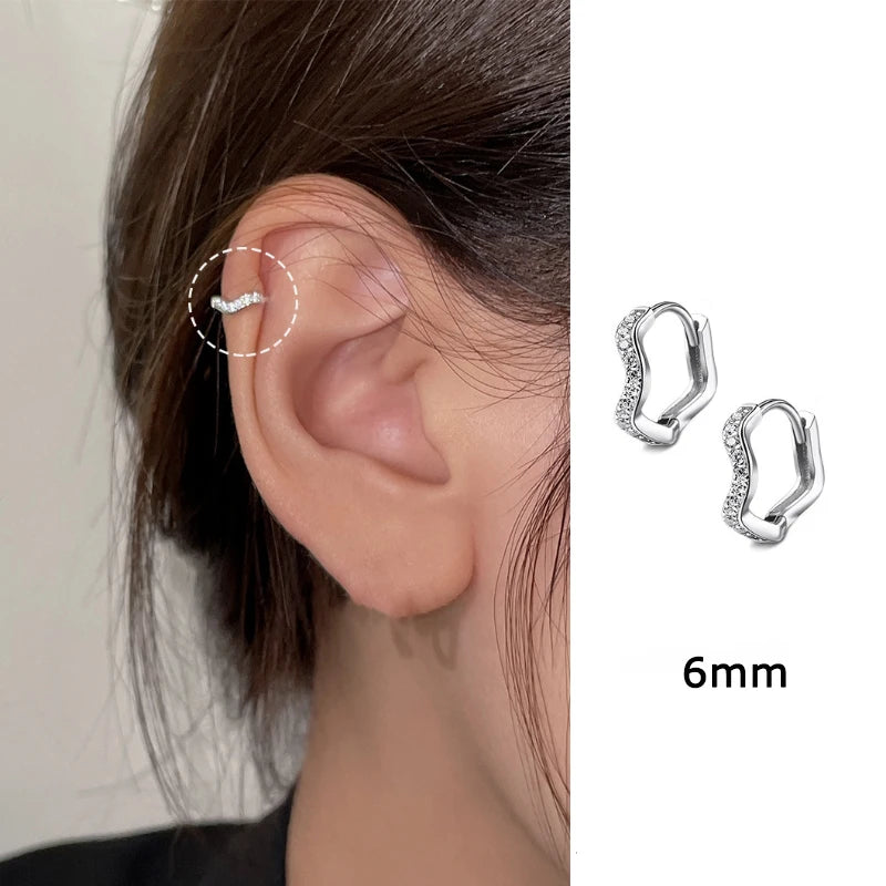 Minimal Wave Hoop Earrings