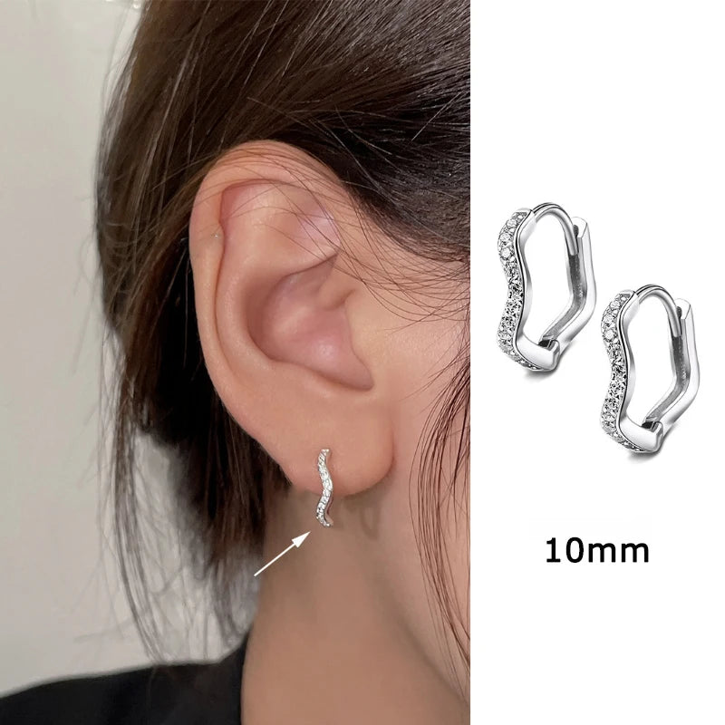 Minimal Wave Hoop Earrings