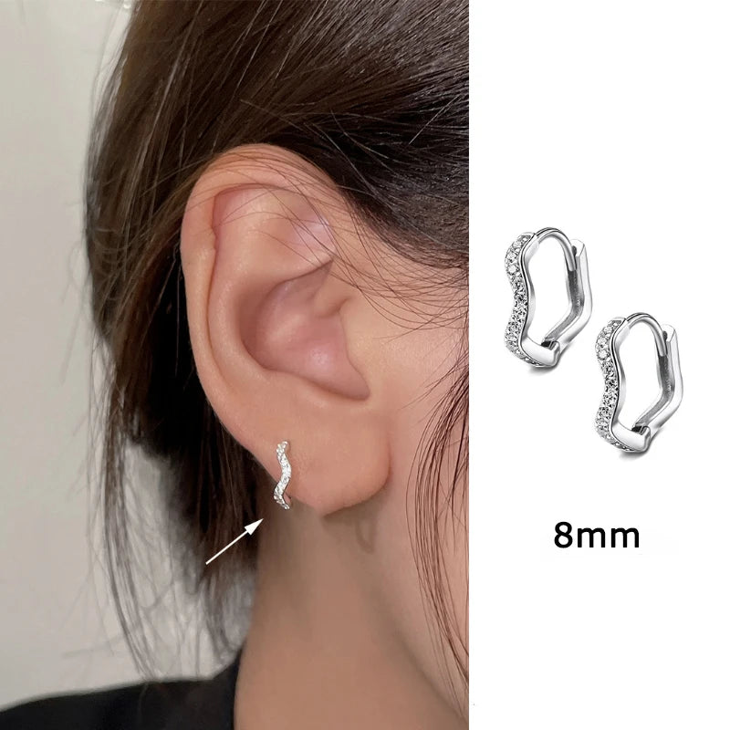 Minimal Wave Hoop Earrings